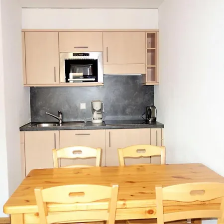 Tasteful Apaartment With Mountain Views *